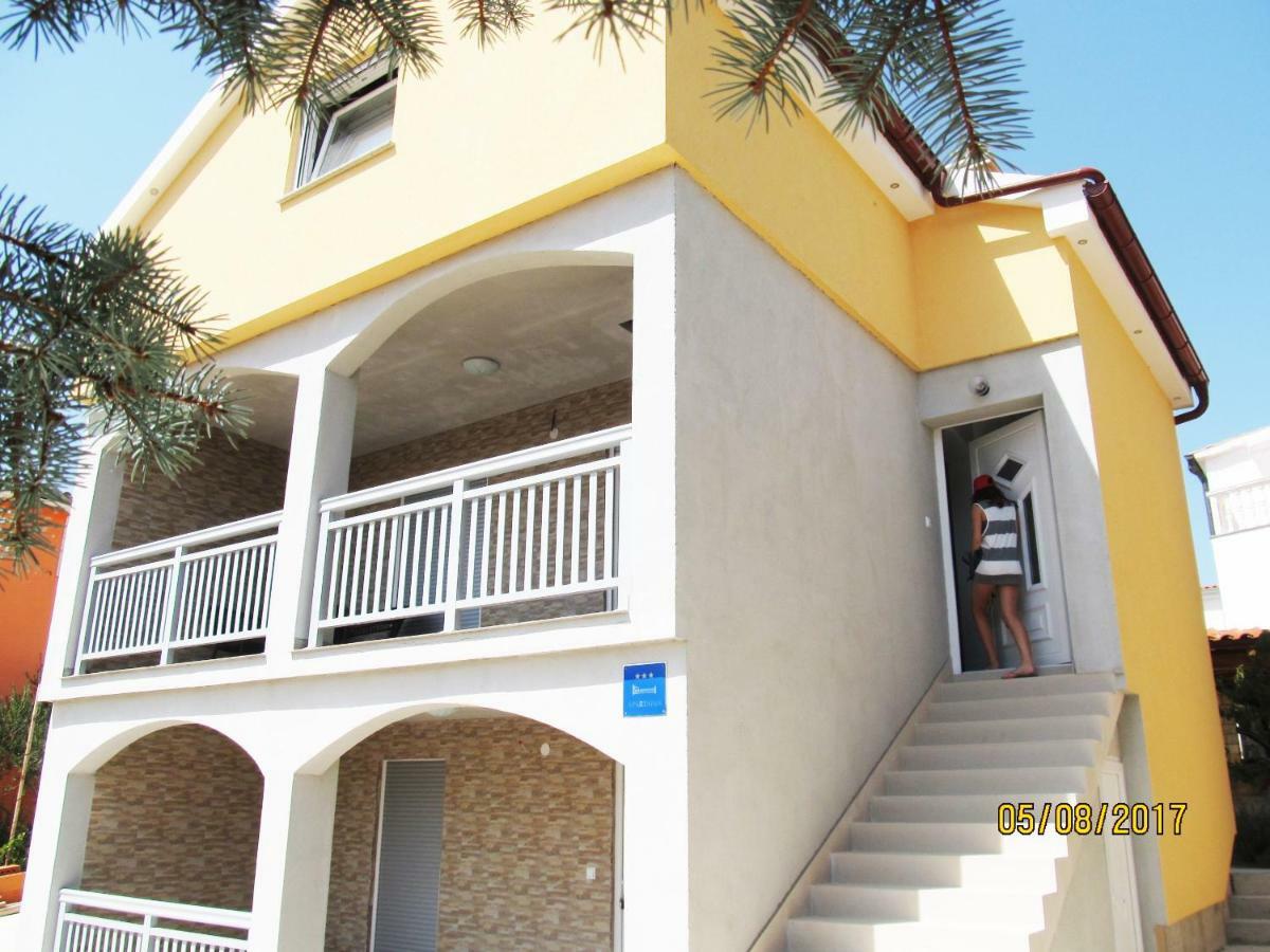 Apartmani Mala Sirena Maslenica Luaran gambar