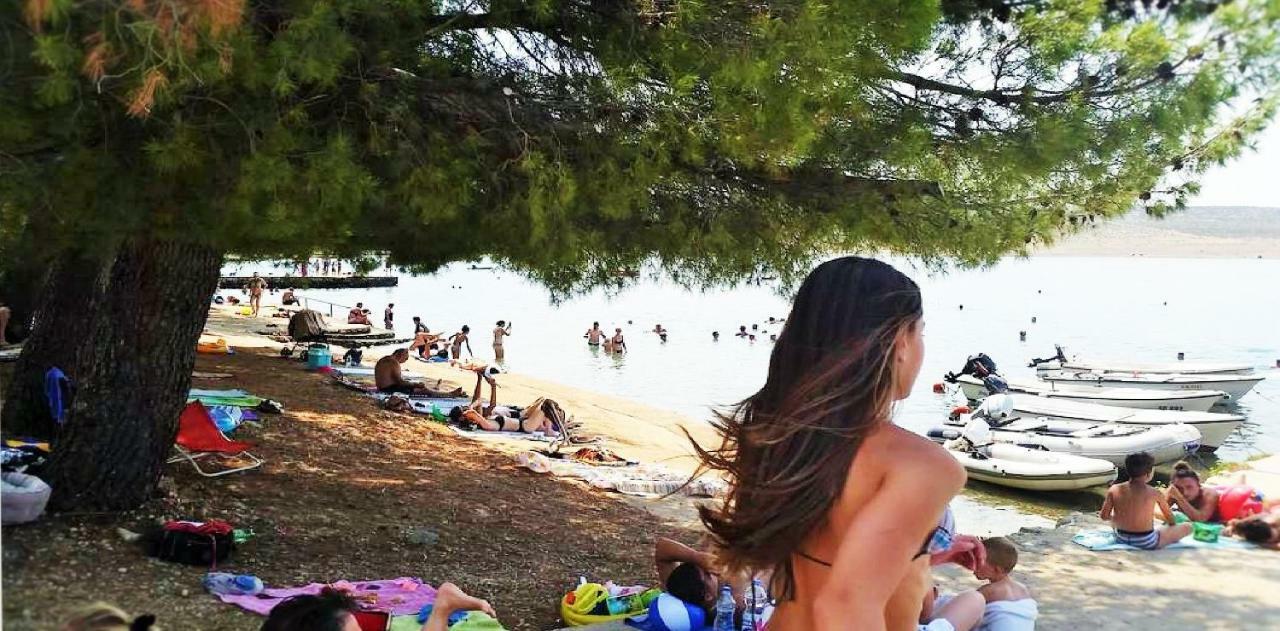 Apartmani Mala Sirena Maslenica Luaran gambar