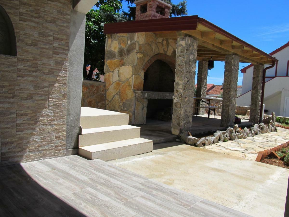 Apartmani Mala Sirena Maslenica Luaran gambar