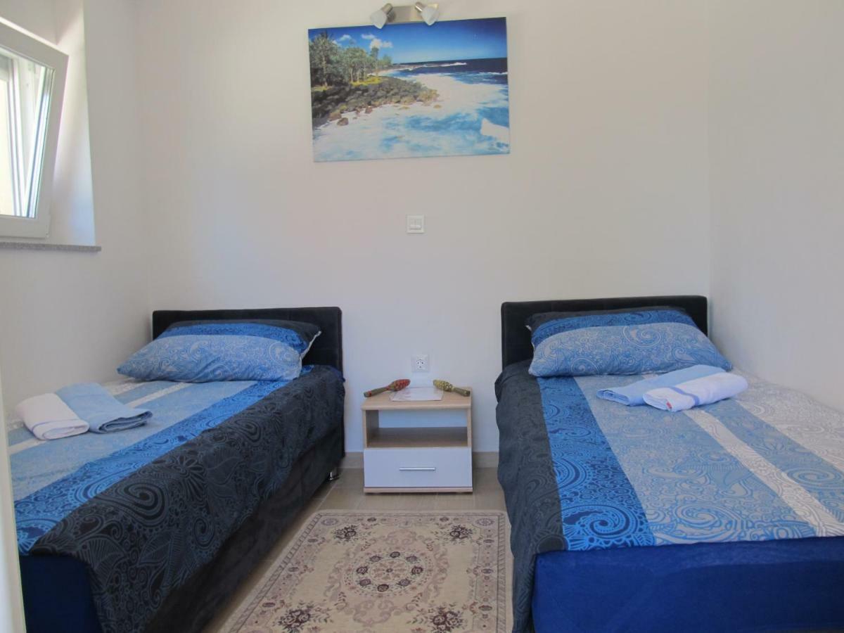Apartmani Mala Sirena Maslenica Luaran gambar