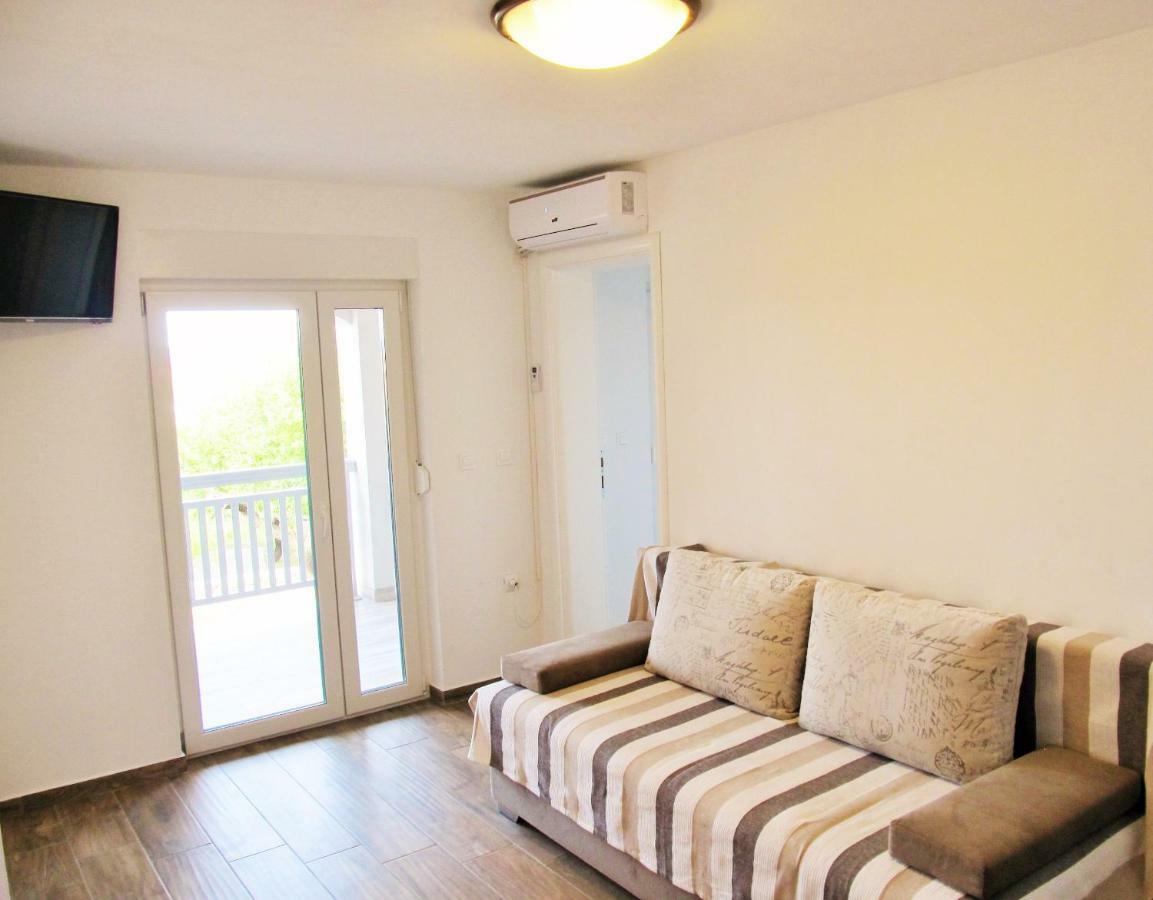 Apartmani Mala Sirena Maslenica Luaran gambar