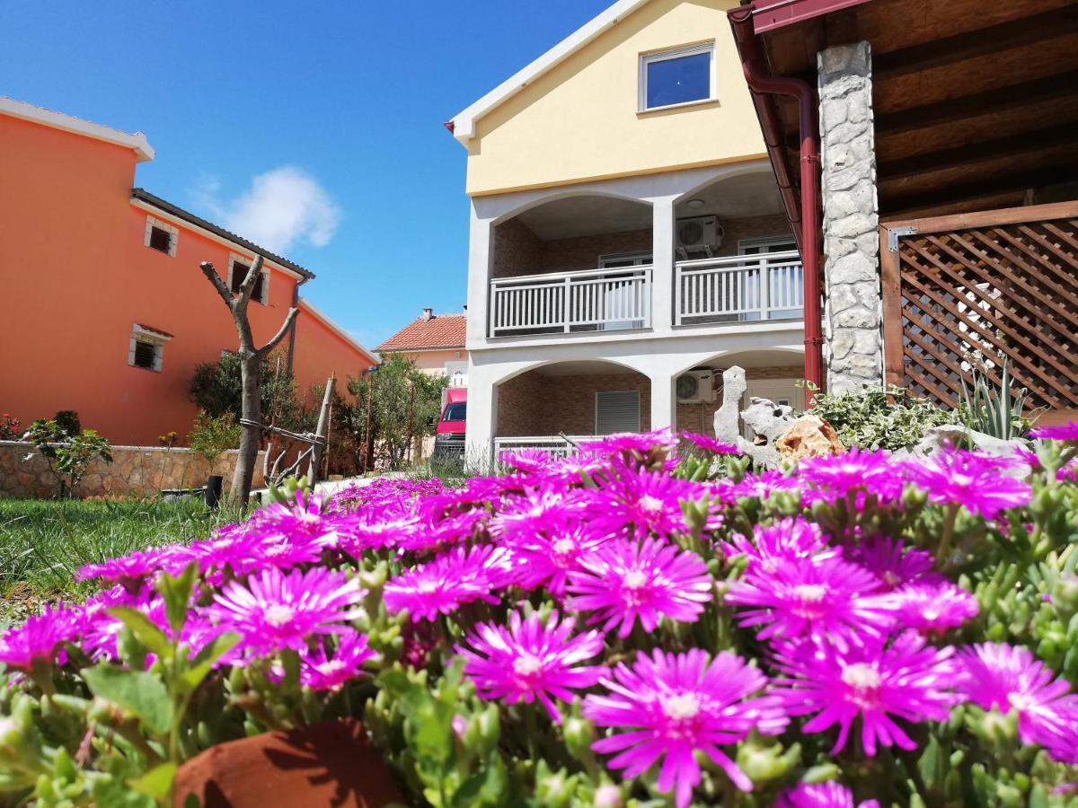 Apartmani Mala Sirena Maslenica Luaran gambar